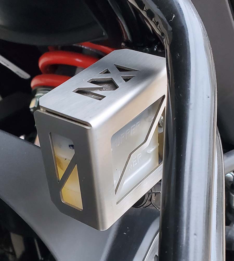 PROTECTOR DE BOMA DE FRENO POSTERIOR HONDA NX190 1